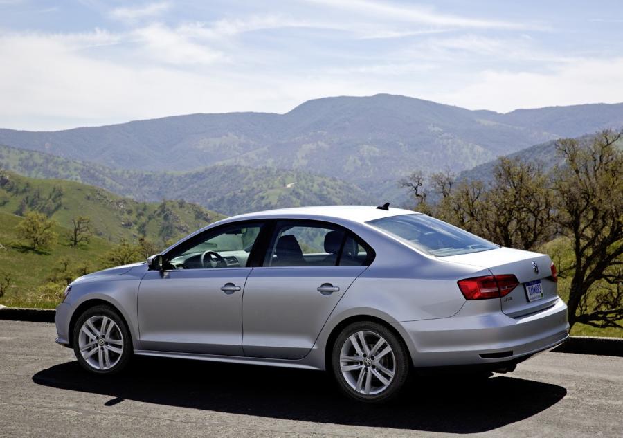  Volkswagen Jetta 2015 года  (US) (фото 29 из 62)